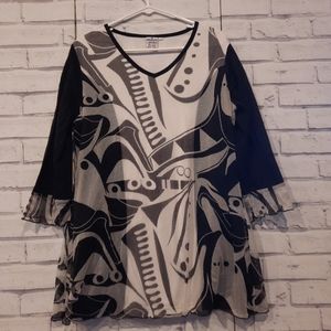 Parsley & Sage Women's Size L Tunic Top Black White Layered Abstract Print